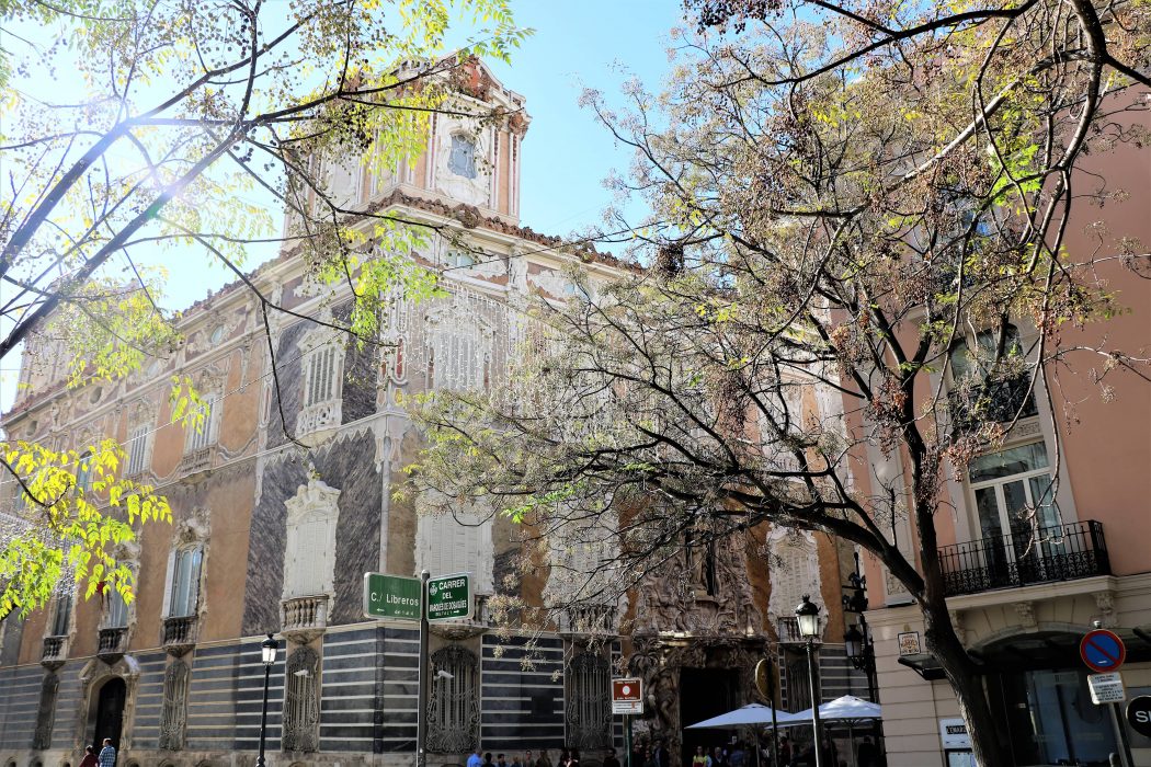 bezienswaardigheden-valencia-museum-Museo-Nacional-de-Cerámica-palacio-del-marques-de-dos-aguas-keramiekmuseum